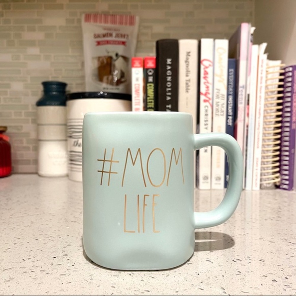 Rae Dunn | #MOM LIFE Mug